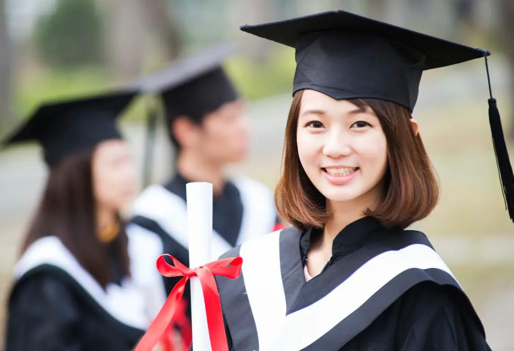 大学生校内出租什么有市场,校园大学生租房合适吗