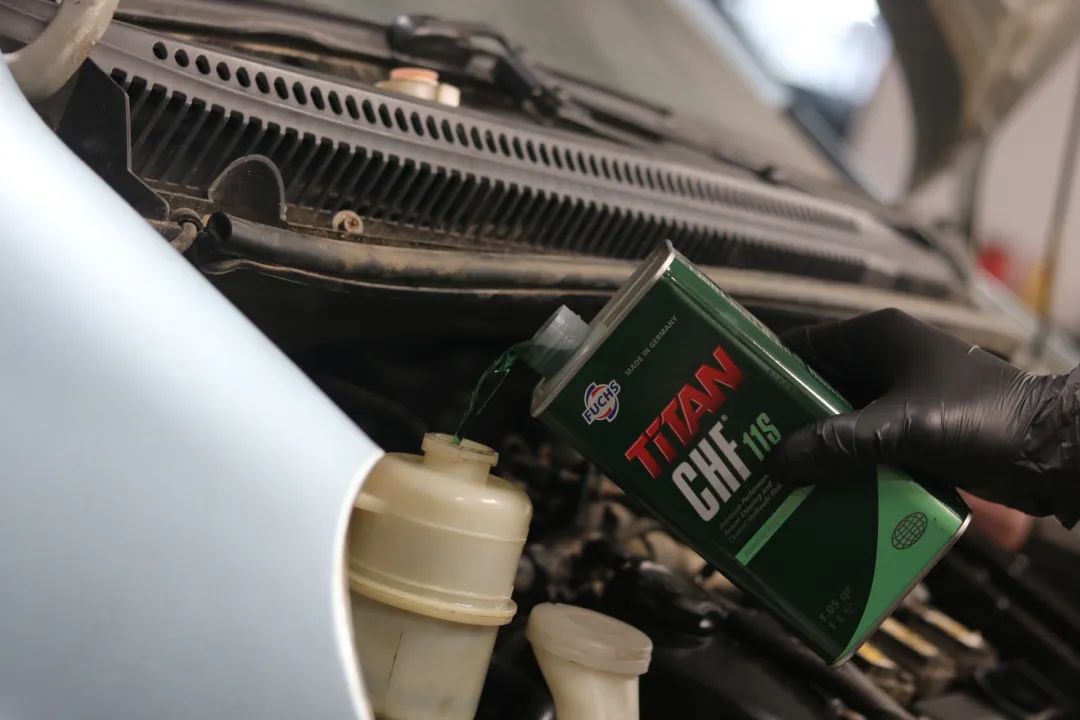 2010款比亚迪f0翻新案例,比亚迪f0全车翻新喷漆多少钱