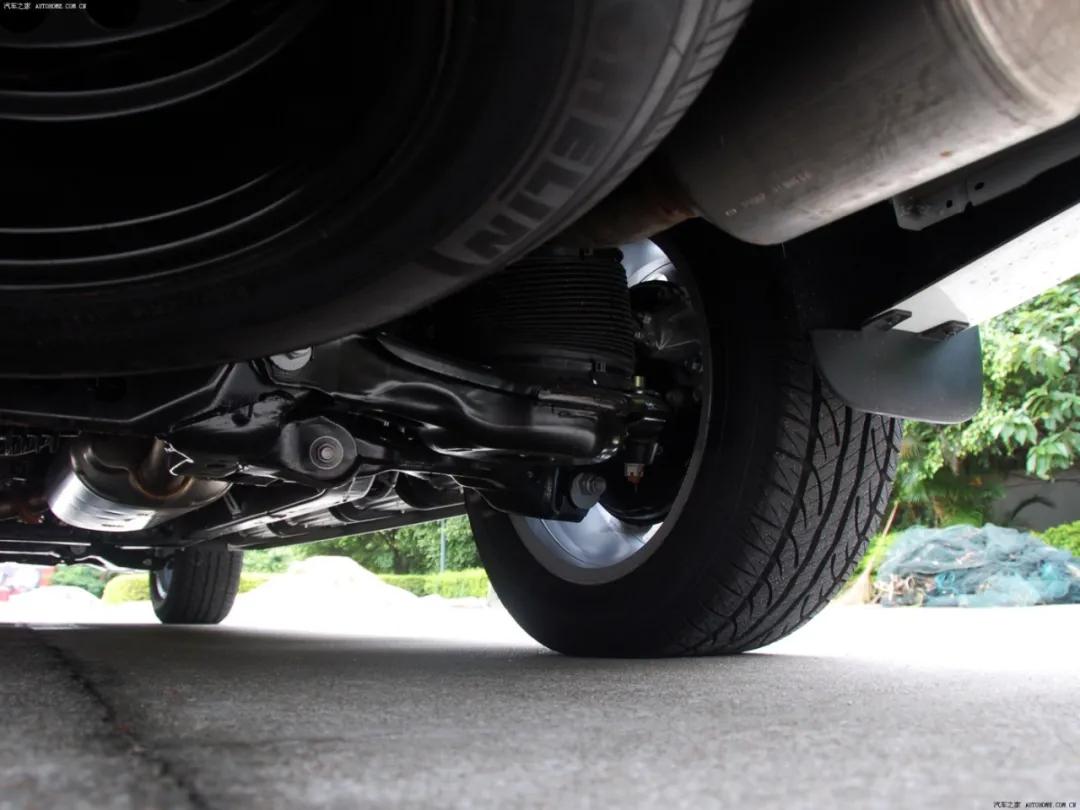 丰田红杉vs兰德酷路泽价格,丰田红杉二手车v6