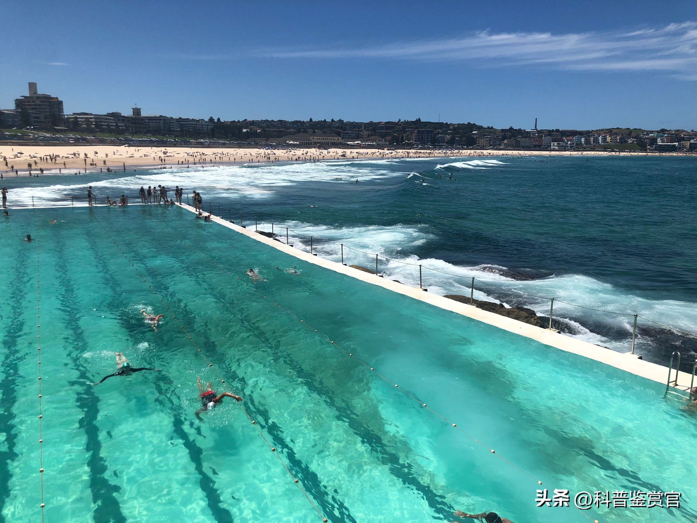 水上乐园人工造浪如何避开,水上造浪泳池危险