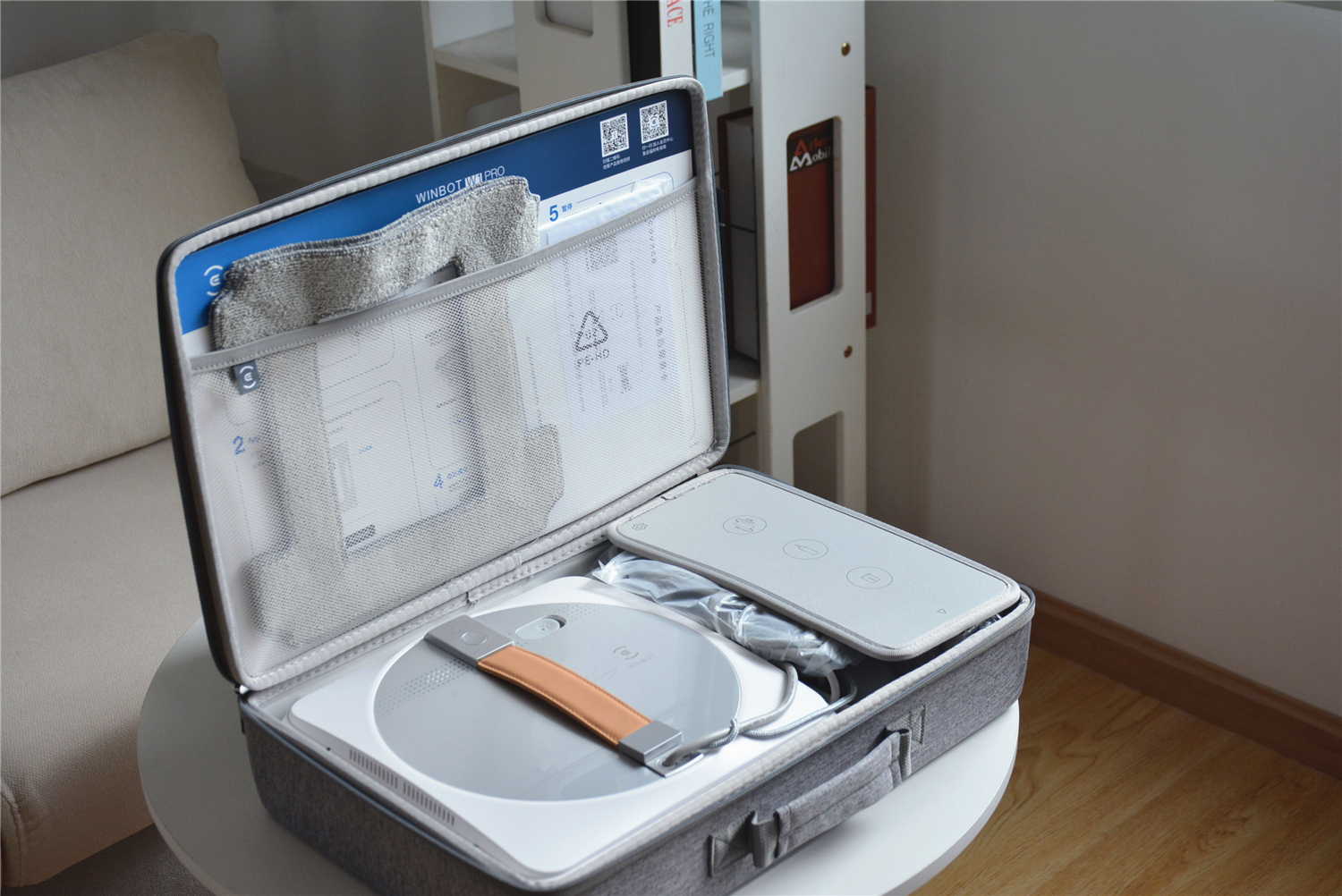 科沃斯擦窗教程,双向自动喷水擦玻璃