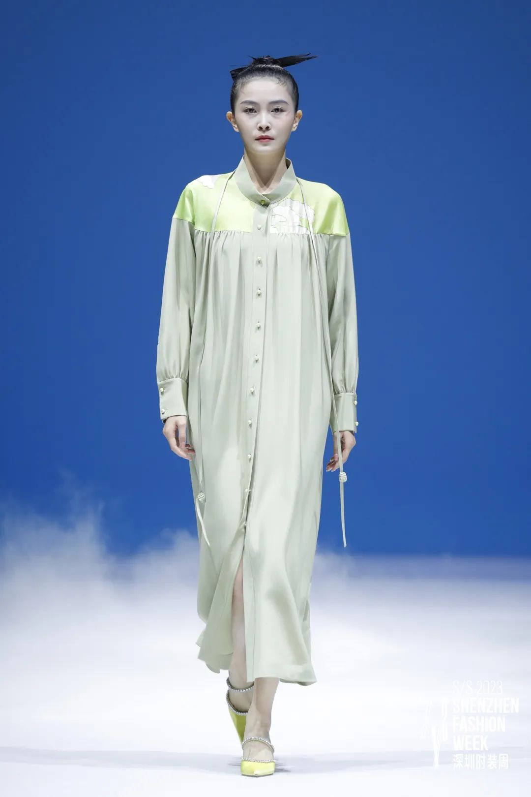 S/S2023深圳时装周｜夏丹露X衡韵雅序，共绎东方美学悠然况味