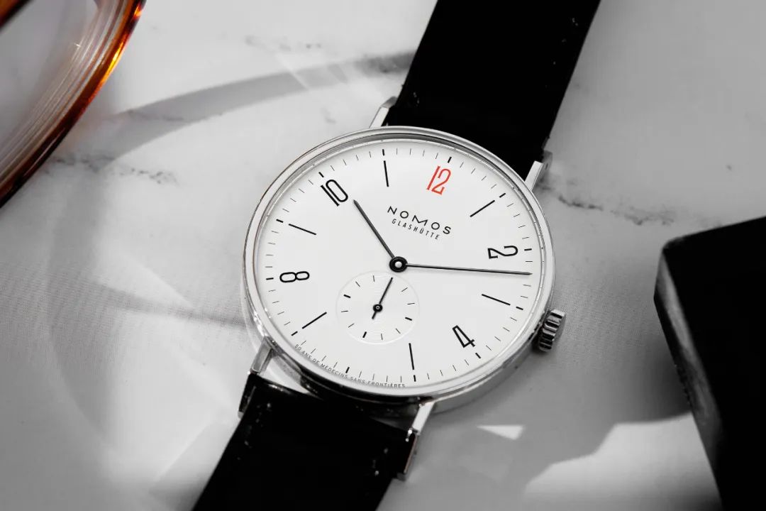 nomos最经典款,nomos粉色