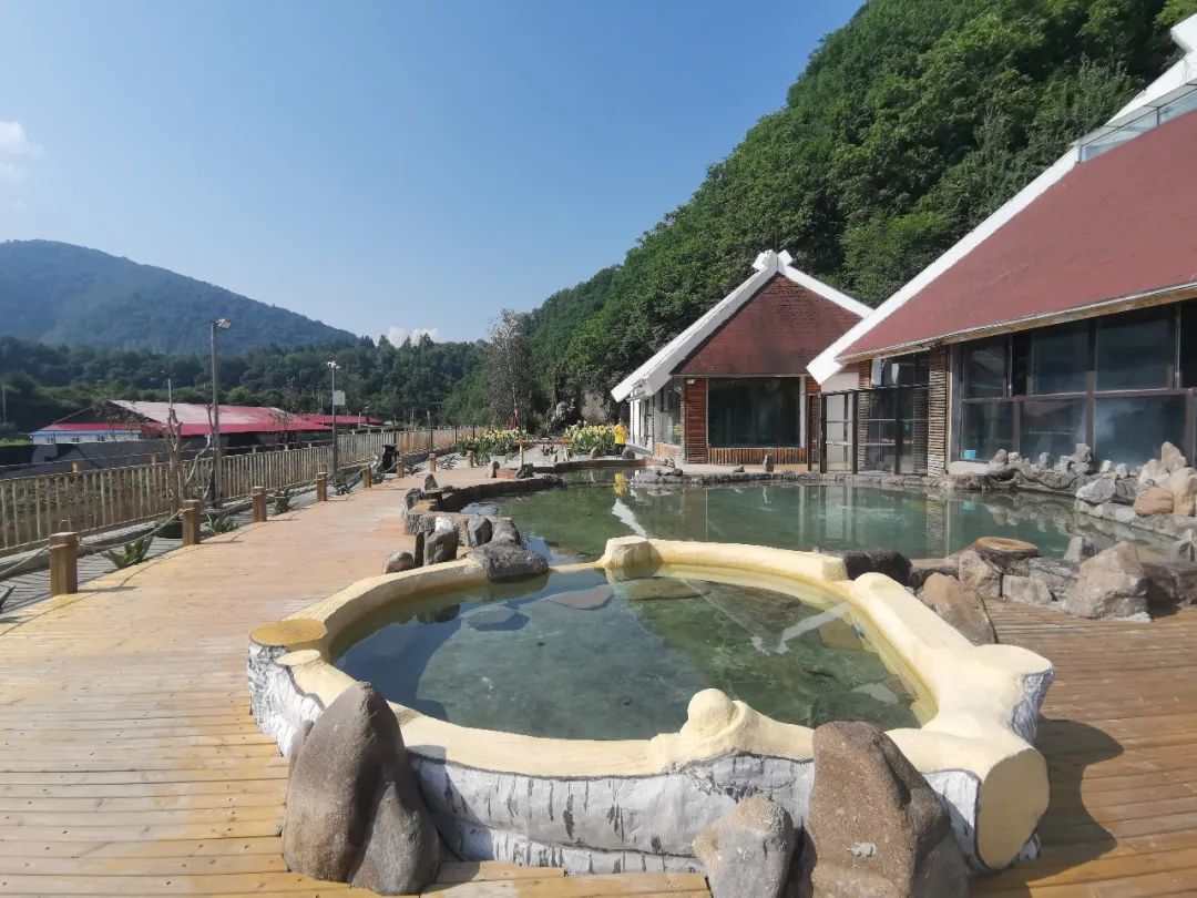 白山市出发五一2-3天短途旅游推荐,冬季白山周边一日游景点大全