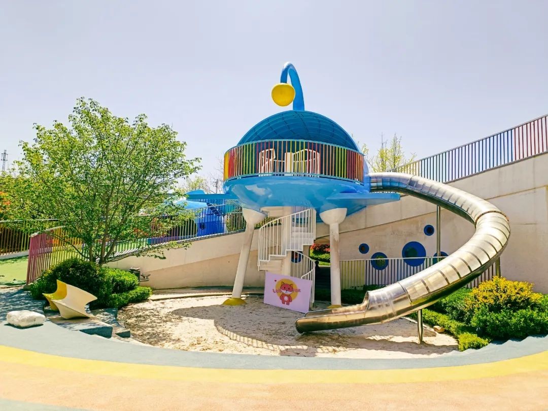 绿城兰园·灯笼鱼艇儿童乐园
