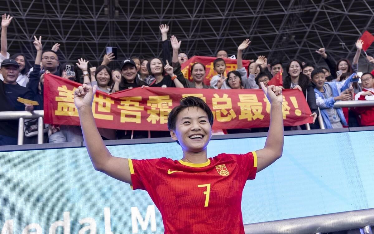 27岁王霜或夺2022年足球金球,王霜谈水庆霞