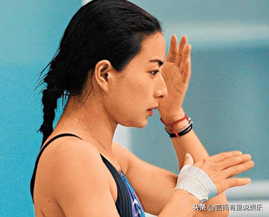 郭晶晶直播带货哄抬物价，几块钱儿童袜卖到399，这是镶金子了吗