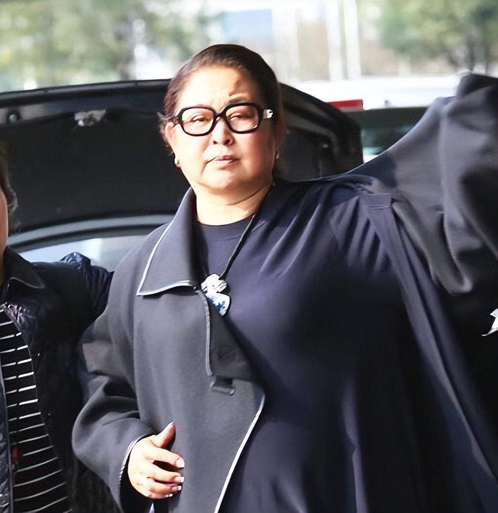 瘦得脱相的女人,瘦到脱相的女明星真的好看吗