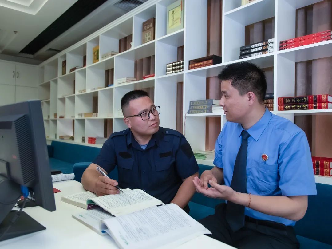 寻觅基层“芳草香”