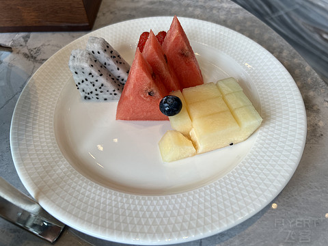 窗含西岭千秋雪成都环球中心雪山,窗含西岭千秋雪魅力成都