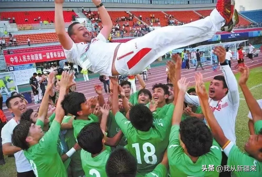 新疆足球帕尔哈提水平,新疆足球帕尔哈提停球