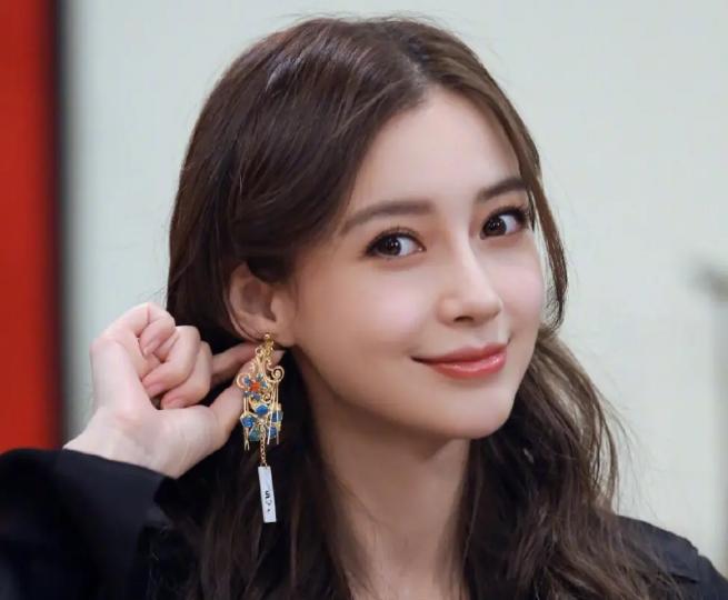 赫本经典复古造型,众明星模仿奥黛丽赫本谁更还原