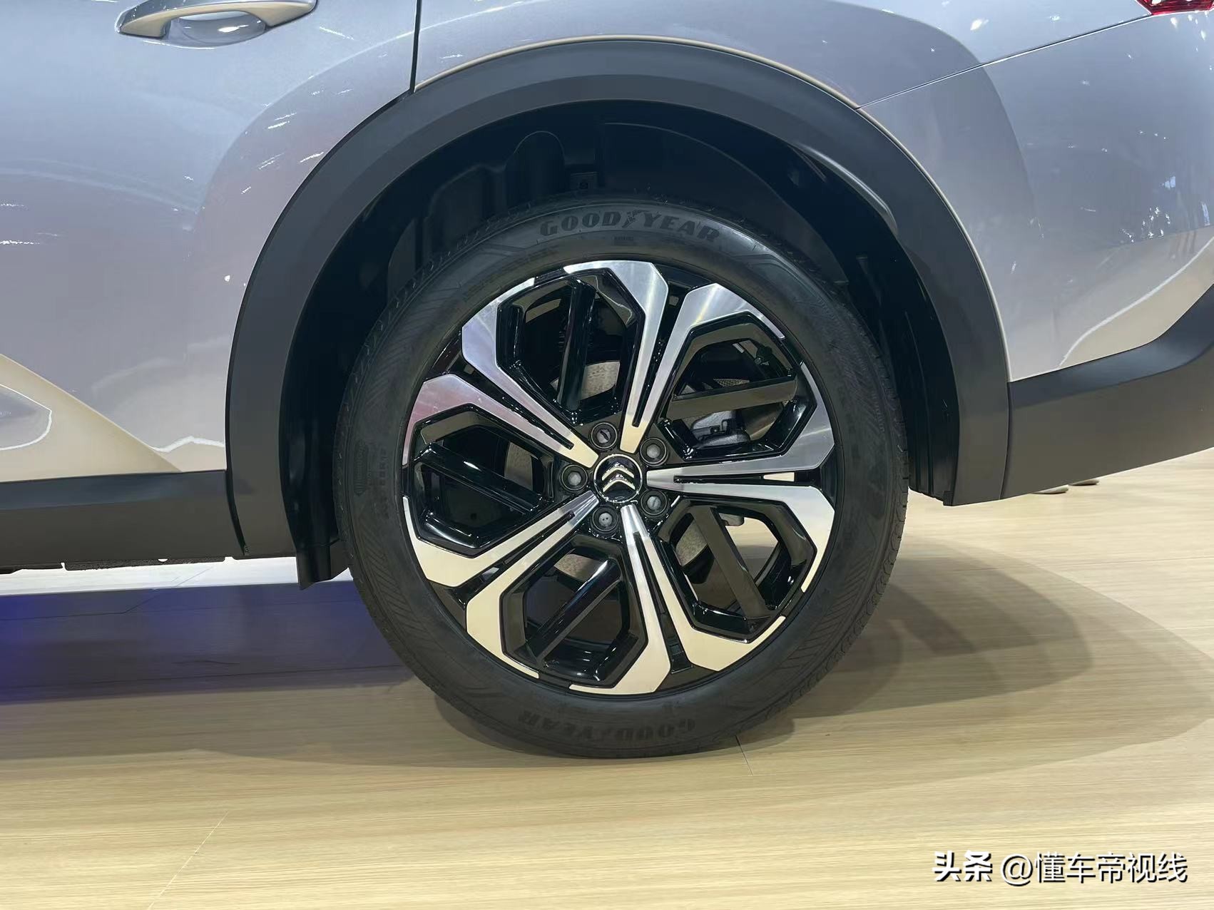 新车比指导价优惠多少钱,新车凡尔赛落地价