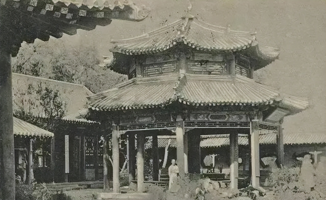 夏季解暑佳品扎啤,在炎热的夏天来一杯梅子酒