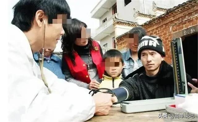 47岁犀利哥现状,当年风靡一时的犀利哥相片