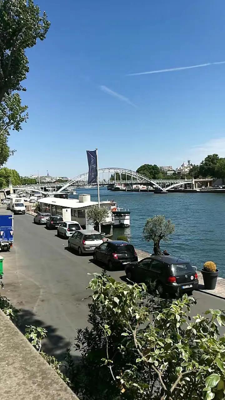 法国巴黎：景点美食购物艺术浪漫