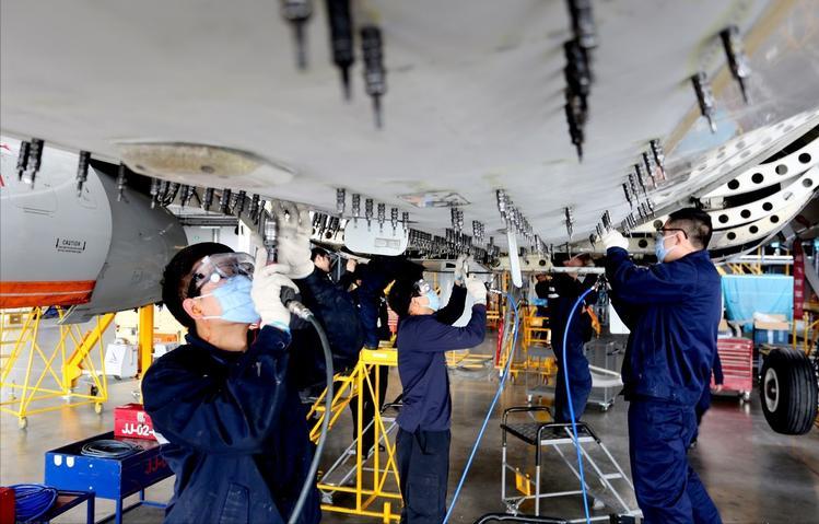 民航飞机靠飞机票赚钱吗,航空公司靠飞机票能盈利吗