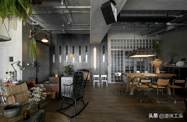 60后夫妻的中古之家，不刷墙不吊顶，也能变身超强艺术空间