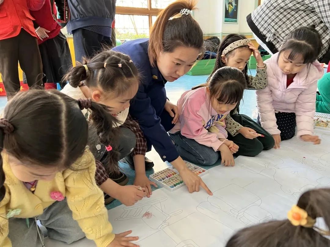 消防安全伴你童行知识小课堂,安全童行消防演练