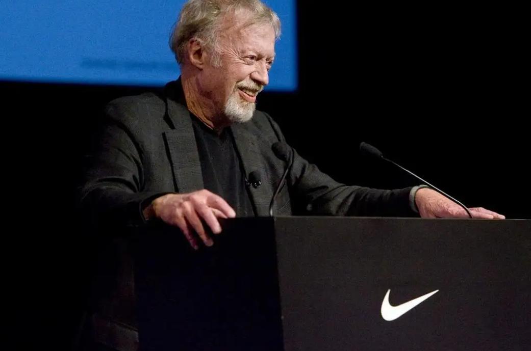 耐克暴跌,耐克近期大事件