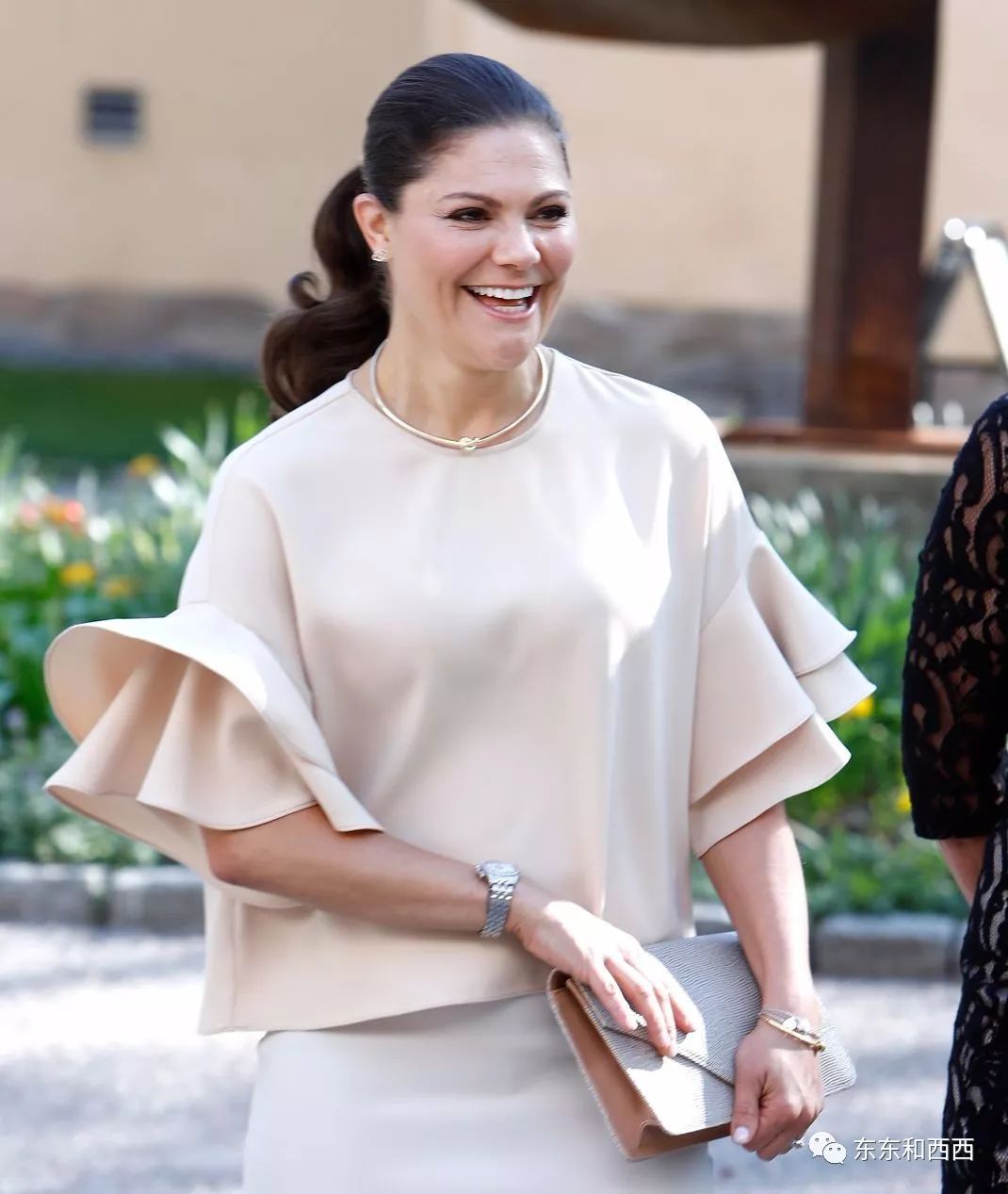 凯特王妃和玛丽王妃撞衫,凯特王妃瘦成纸片人