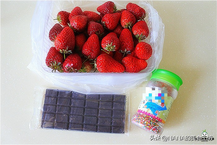 巧克力草莓，简单好吃零难度，超人气的情人节小甜品做起来~