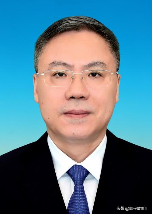 现任上海市市长和副书记,建国后历任上海市市长和市委书记