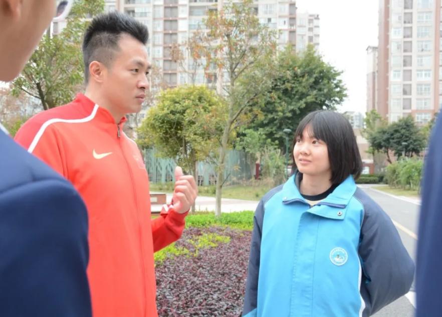 12岁女孩百米苏炳添,女子百米比赛惊现苏炳添