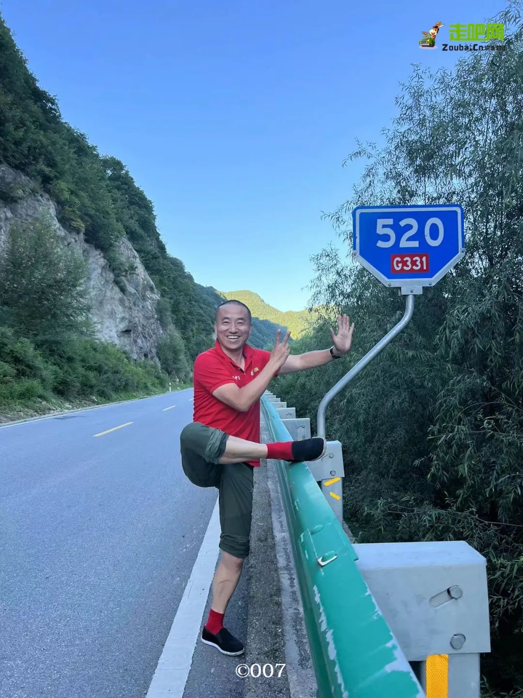 他16岁白手起家,立下十一个“亿”的目标,50岁已走过世界120国