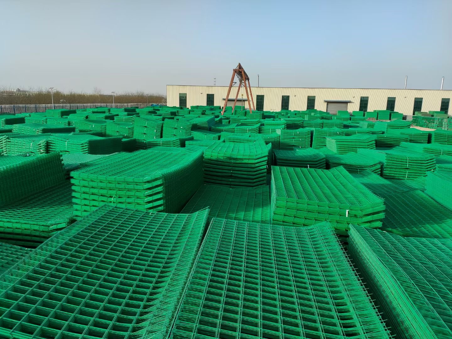 护栏网厂家定做价目表,护栏网厂家加工定做