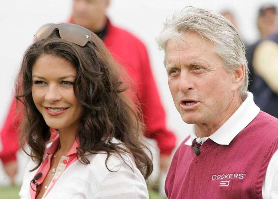 泽塔·琼斯：守了花心老公23年，女儿像父亲，儿子遗传她的高颜值