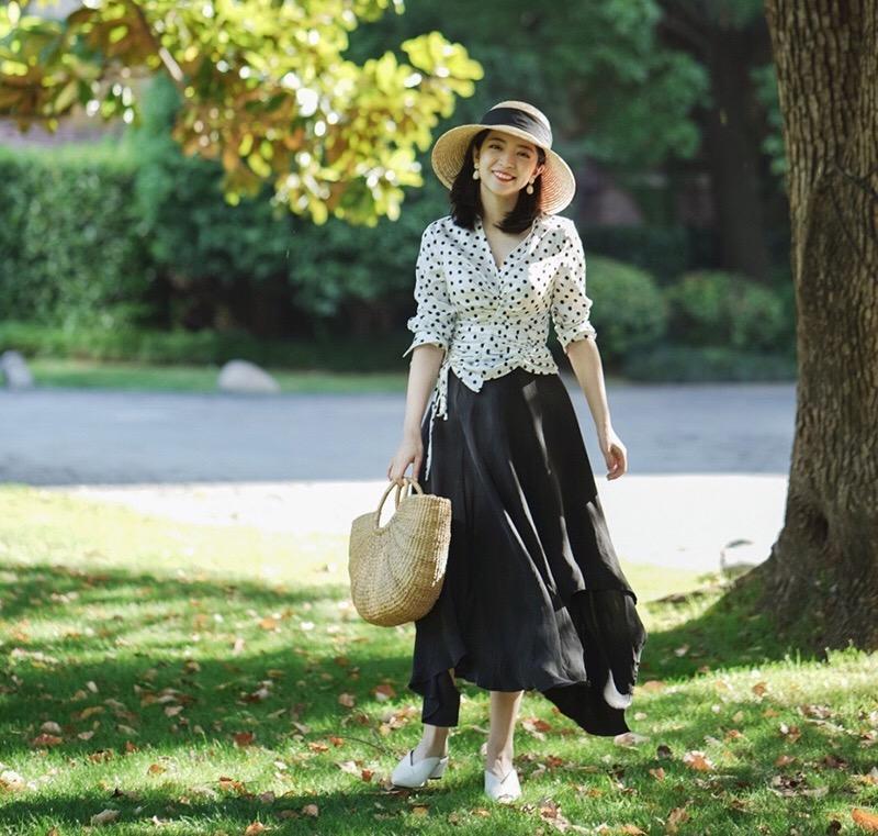 夏日穿搭衬衫短袖简约清爽,夏日里简约轻熟风穿搭示范