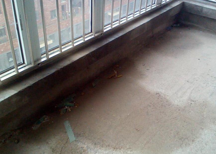 开发商装的门窗怎么换才划算,开发商标配的阳台门窗要不要换掉