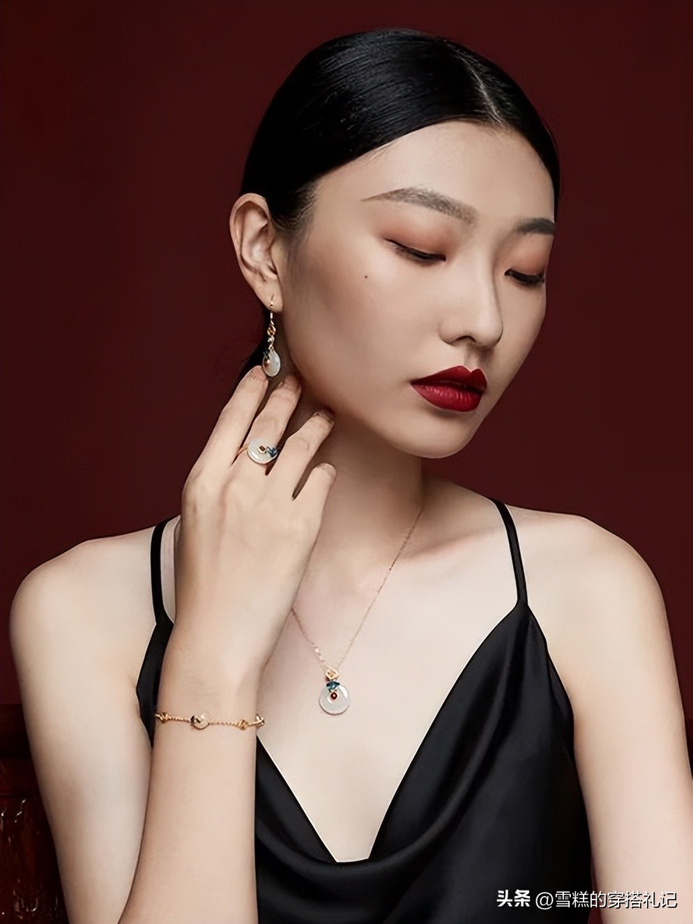 黄金首饰怎么佩戴不老气不俗气,如何戴黄金首饰才有气质
