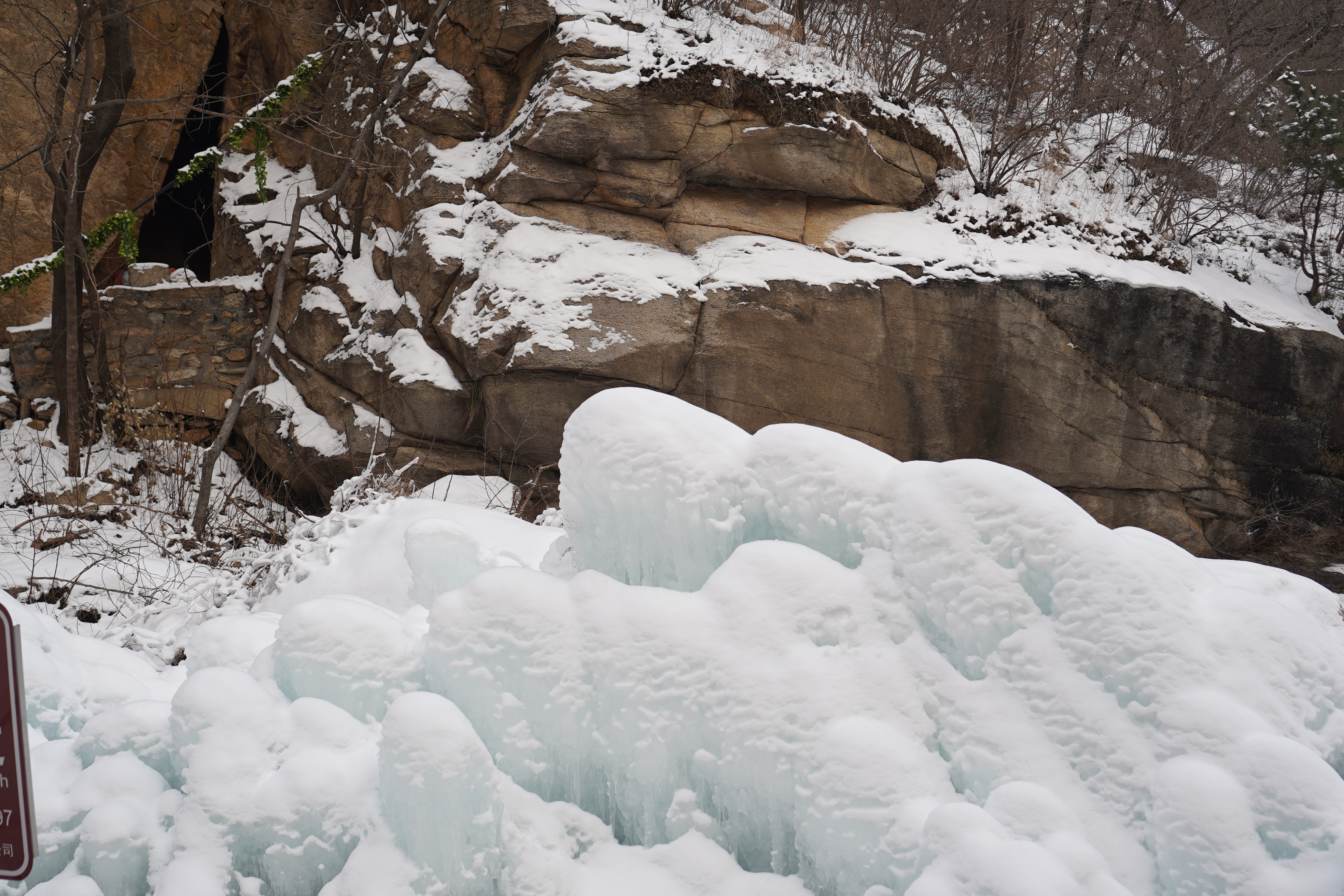 黑龙潭的景区特色,黑龙潭水下神秘洞穴