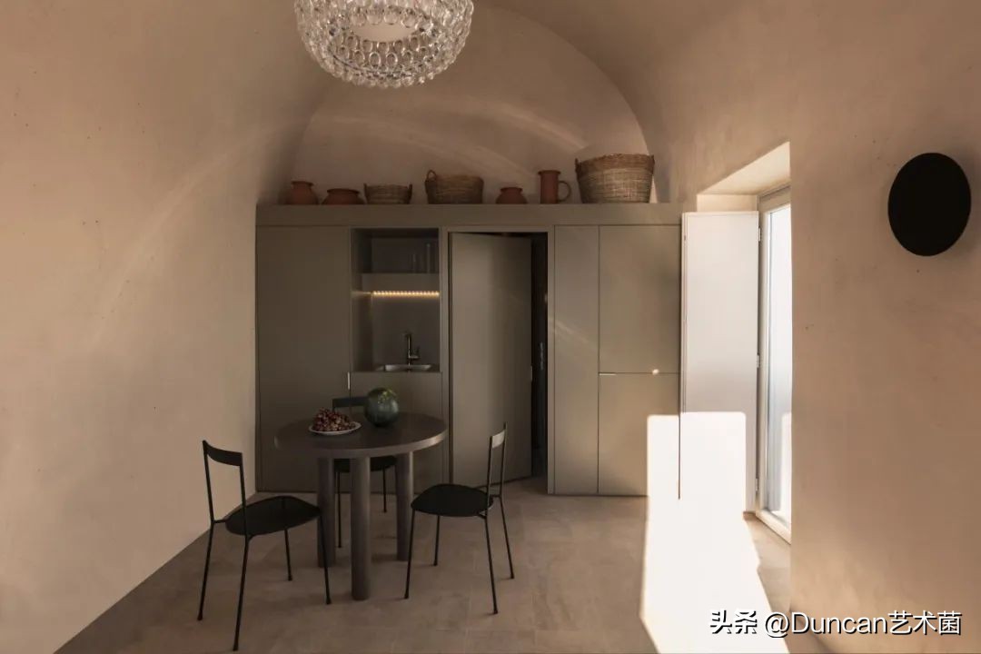 希腊KapsimalisArchitects①打造蓝白极简主义的童话世界！