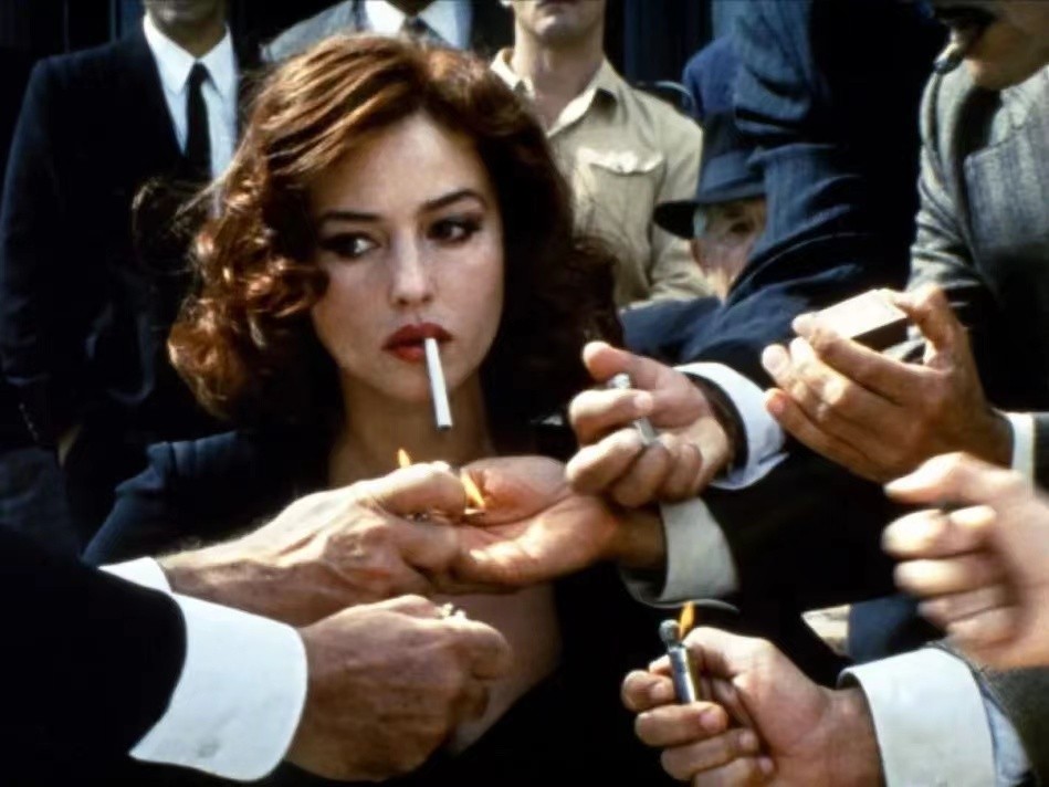 女生长得漂亮被诋毁,女孩子长得好看受到诋毁