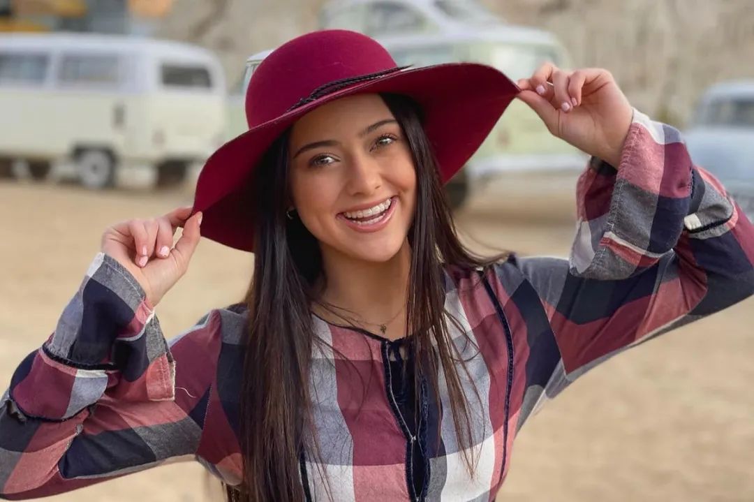 外国表情包女孩去世,国外震惊的表情包小女孩