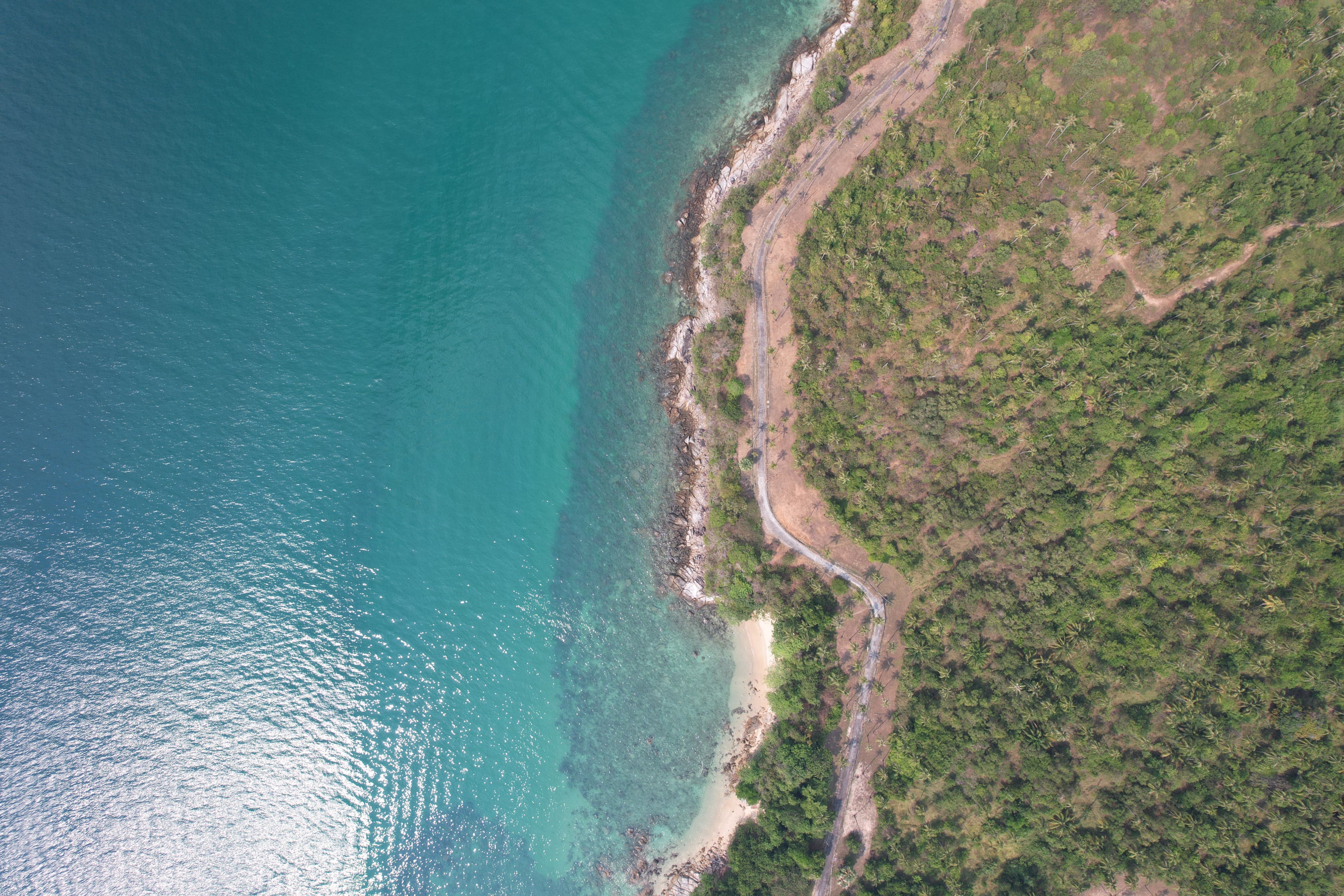 泰国房产持有期间的费用？泰国有房产税吗？泰国的物业费高吗？