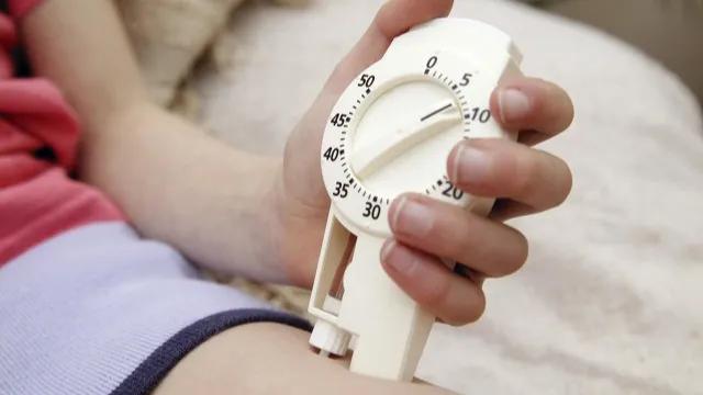 高血压肾病出现尿液减少,小腿浮肿是高血压肾病的症状吗