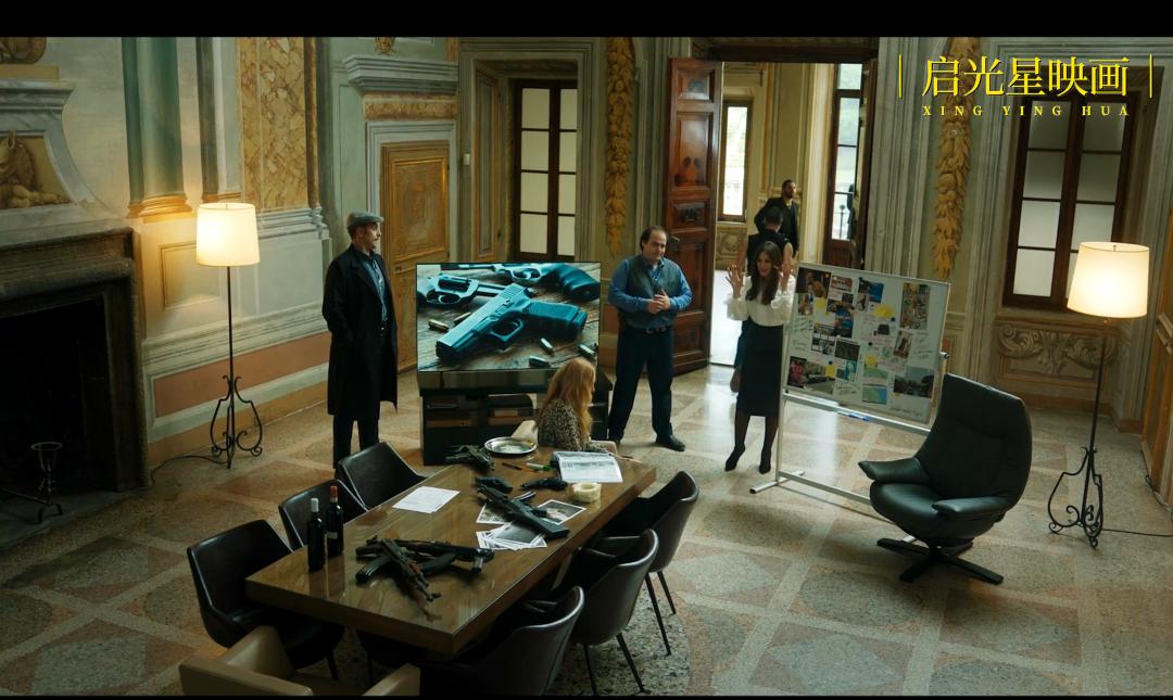 黑帮女老大成长史,黑帮女老大的传奇人生