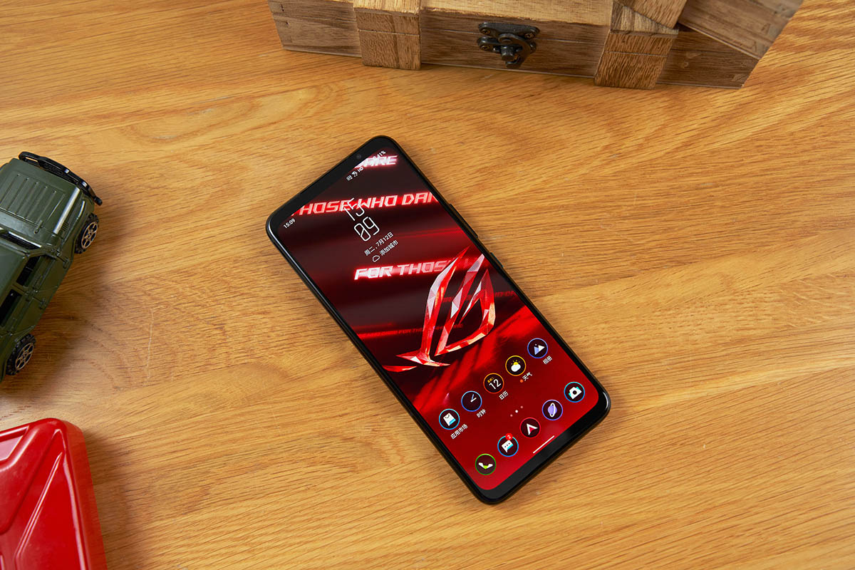 打游戏手机推荐排行榜rog,目前哪款手机打游戏最流畅