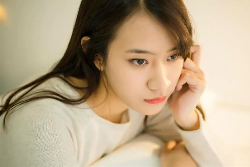 女人裸睡养生先要了解这些禁忌,女人睡觉时需脱下三样东西