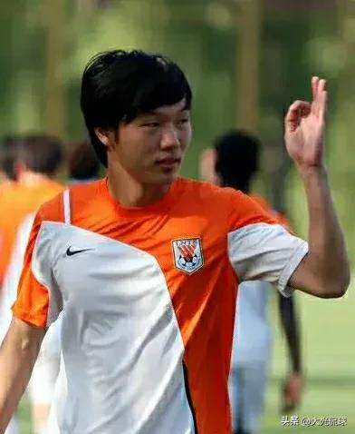 邓卓翔打国足视频,邓卓翔为什么打法国足球