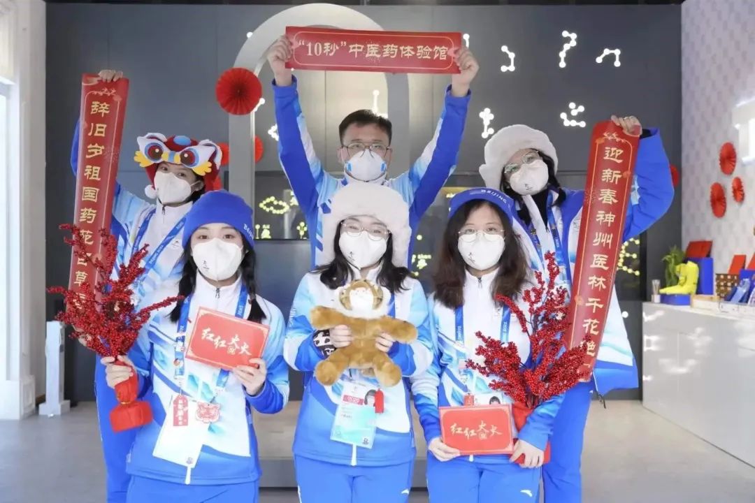 你的出现惊艳了时光温柔了岁月,一个惊艳了时光一个温柔了岁月