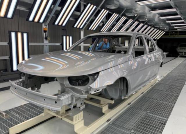 为何不用又轻又硬的不锈钢造车?保时捷试过,至今不能上路