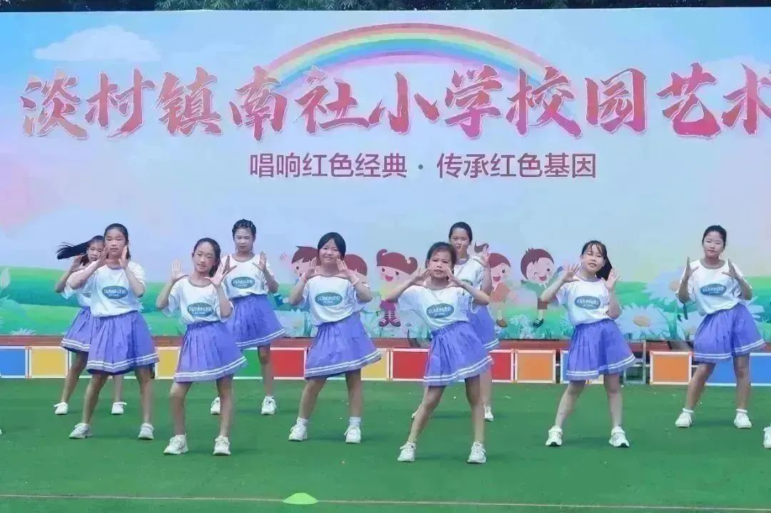 学习二十大，争做好队员|富平县各级少先队组织开展少先队员入队仪式暨庆“六一”文艺汇演主题活动