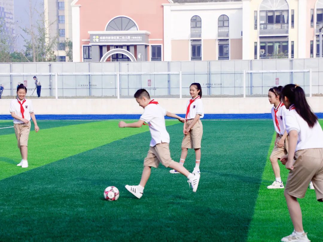 成都新津石笋街小学最新进展,石笋街小学新津分校多少班