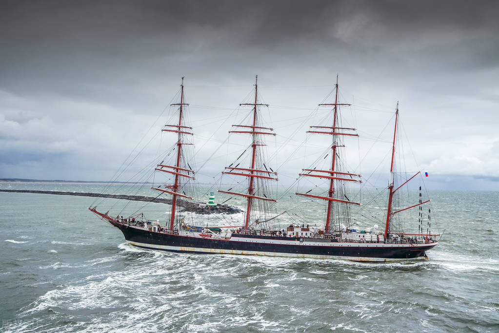 杨绛先生说宽容是对自己的底线,杨绛先生留住自己喜欢的人