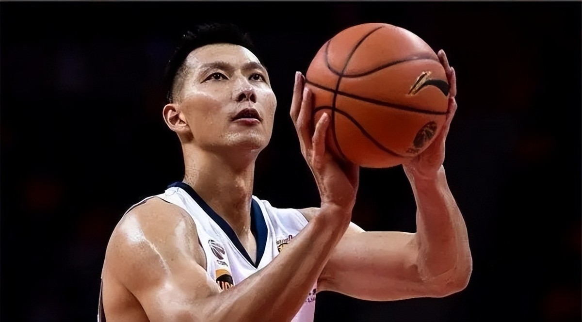 易建联和他妻子,易建联及老婆